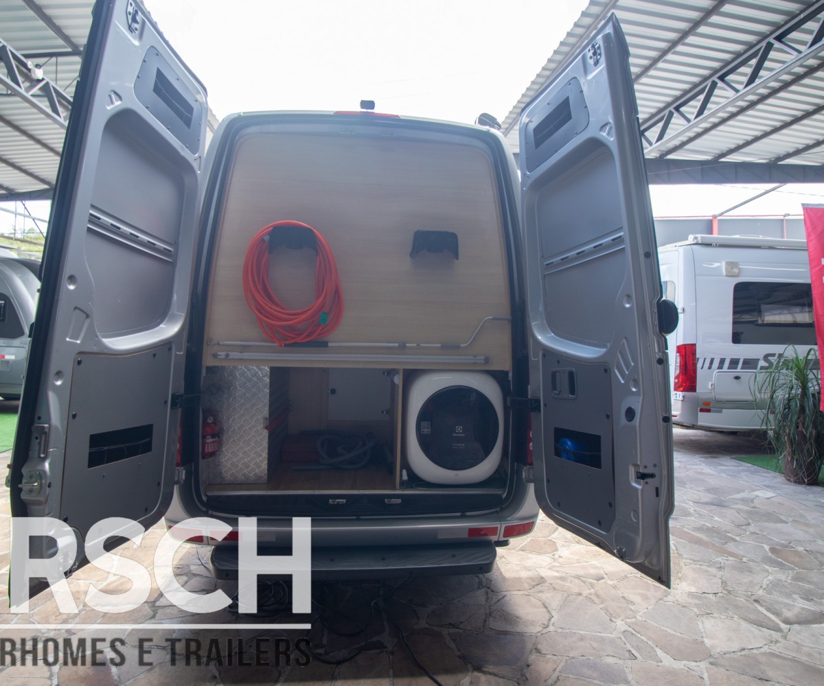 Santo Inácio 6.9 - Kirsch Motorhomes - Especializada na venda de Motorhomes e Trailers