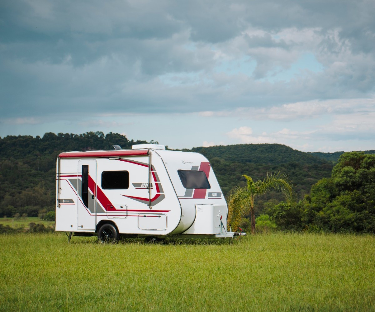 MONTAGEM - Conforttrailer CT 41 - Kirsch Motorhomes - Especializada na venda de Motorhomes e Trailers
