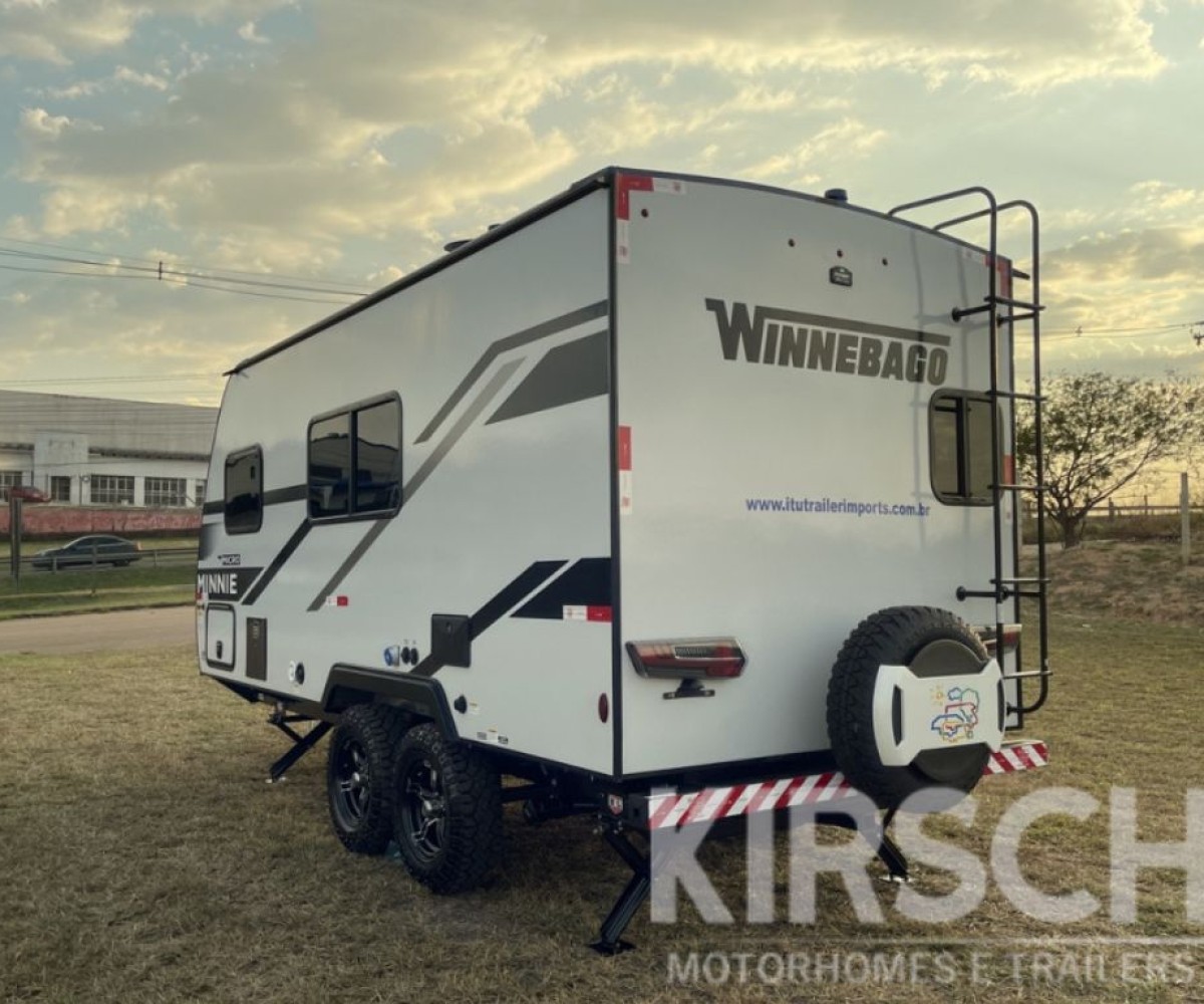 Winnebago 1720FB - Kirsch Motorhomes - Especializada na venda de Motorhomes e Trailers