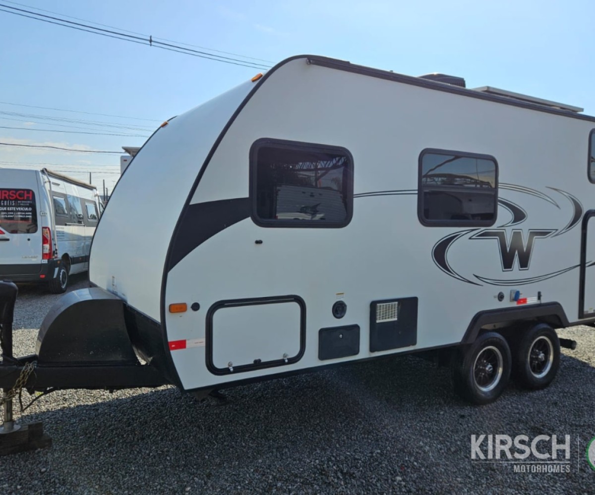 Winnebago 1700BH - Kirsch Motorhomes - Especializada na venda de Motorhomes e Trailers