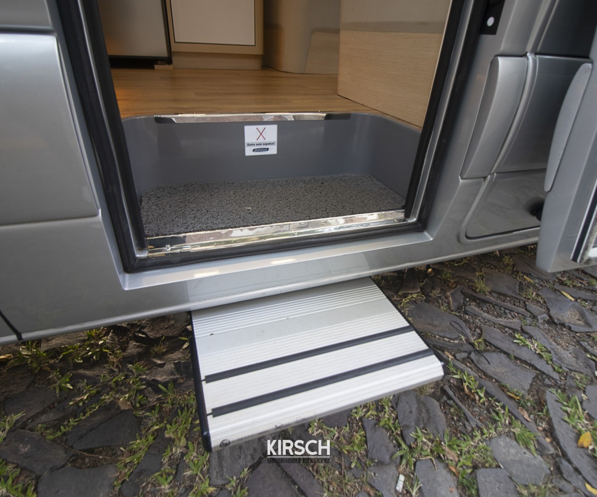 Santo Inácio 7.3 - Kirsch Motorhomes - Especializada na venda de Motorhomes e Trailers