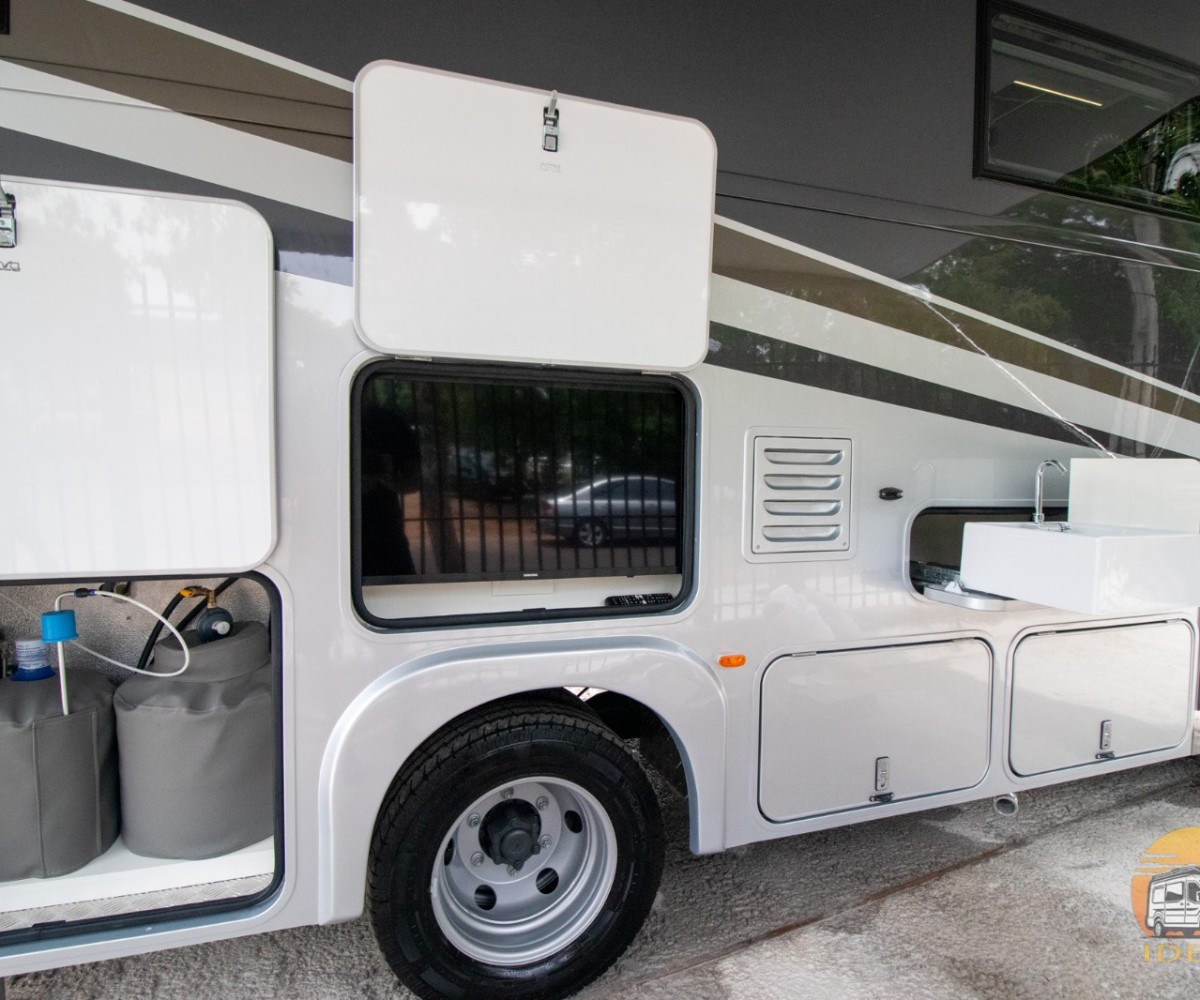 MONTAGEM - Ideal 7.8 com alcova - Kirsch Motorhomes - Especializada na venda de Motorhomes e Trailers