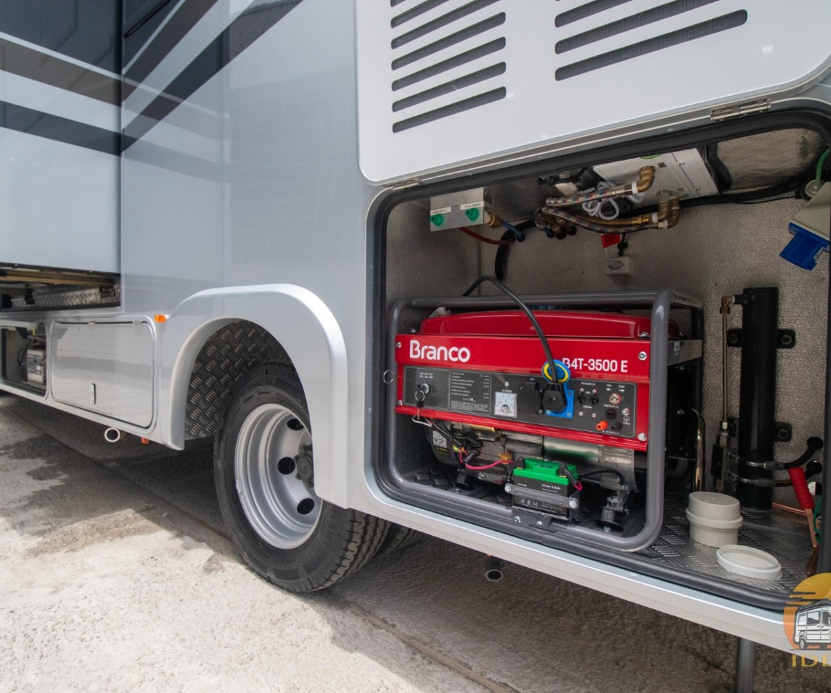 MONTAGEM - Ideal 7.8 com alcova - Kirsch Motorhomes - Especializada na venda de Motorhomes e Trailers