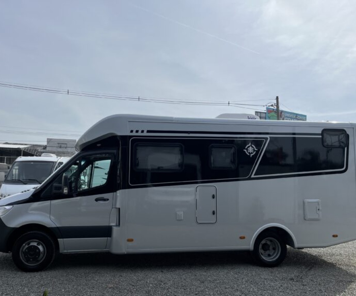 Outside – YellowStone - Kirsch Motorhomes - Especializada na venda de Motorhomes e Trailers