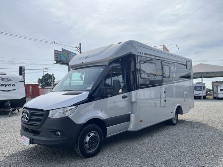 Outside – YellowStone - Kirsch Motorhomes - Especializada na venda de Motorhomes e Trailers