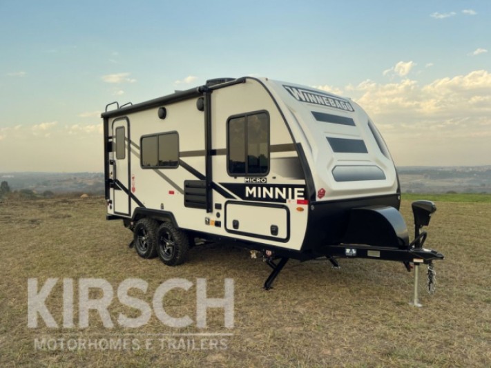 Winnebago 1720FB - Kirsch Motorhomes - Especializada na venda de Motorhomes e Trailers